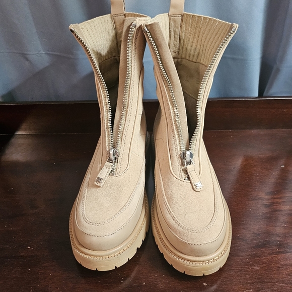 SALE❗️Brand New Sam Edelman Leone Chelsea Boots - Picture 5 of 11